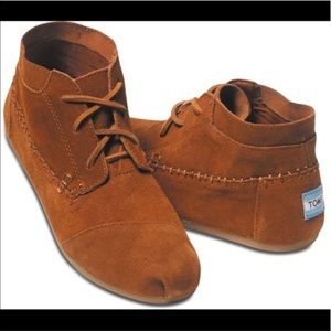Toms suede moccasins boots